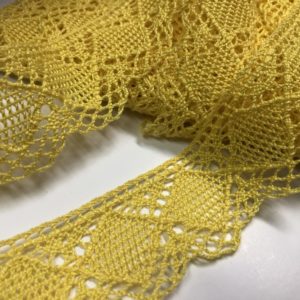 Lace 100% cotton, 3 cm width in yellow tint