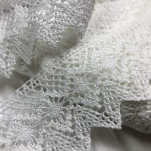 Lace 100% cotton, 6 cm width white tint